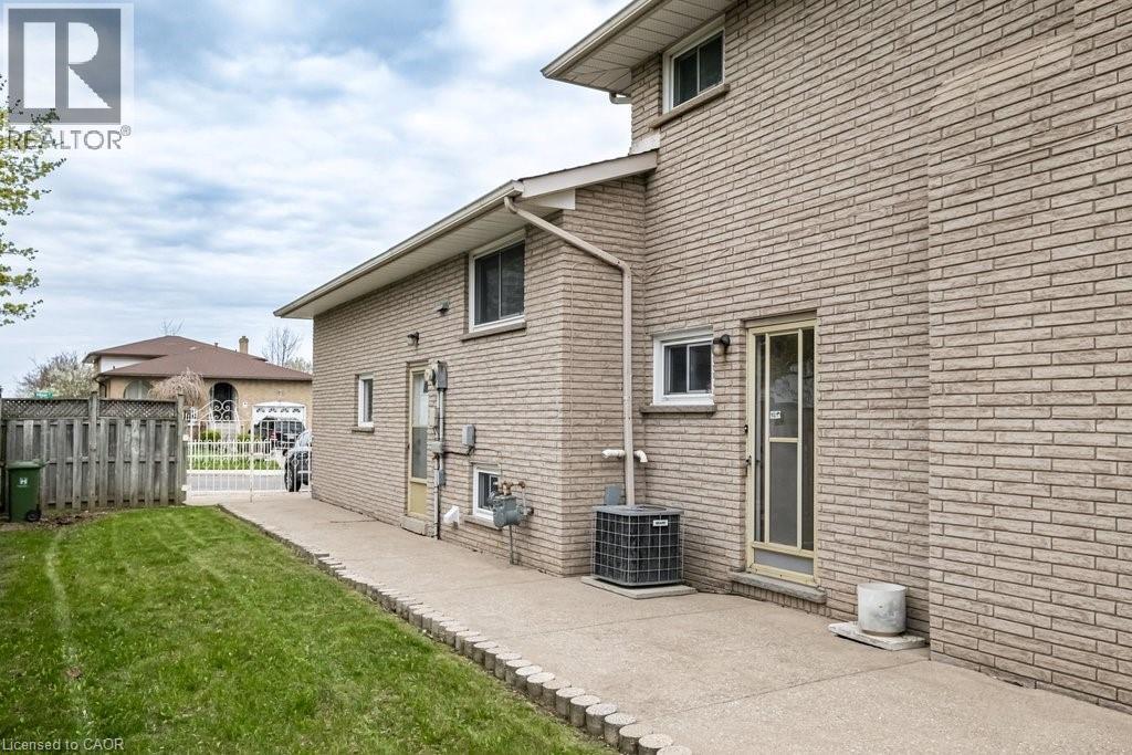 2 VILLAGE Drive, Hamilton, Ontario, L8E3M8 — Photo 38