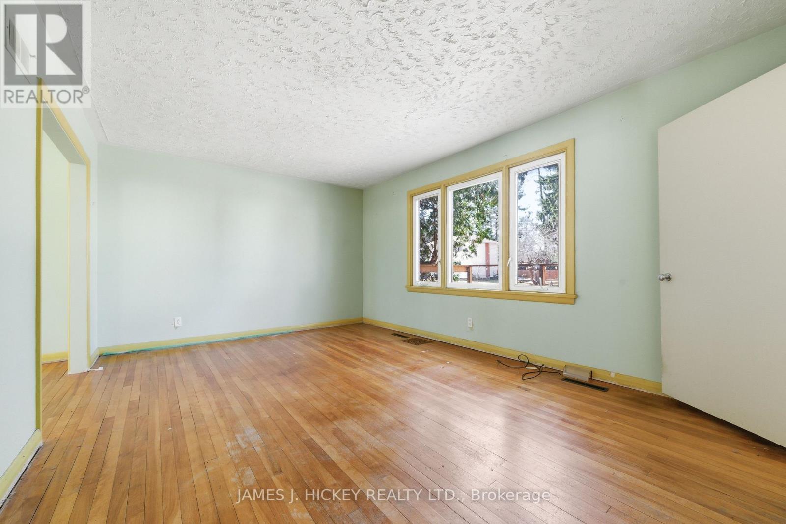 34 FARADAY CRESCENT, Deep River, Ontario, K0J1P0 — Photo 5