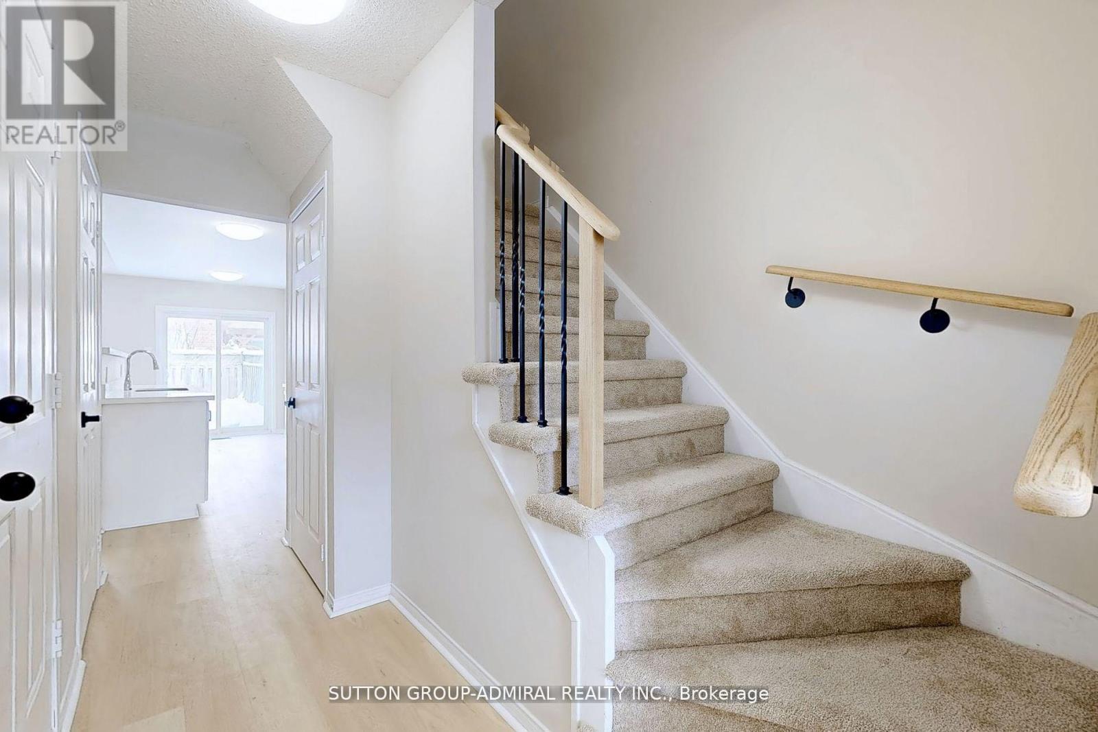 32 KELSO CRESCENT, Vaughan (Maple), Ontario, L6A2C7 — Photo 4