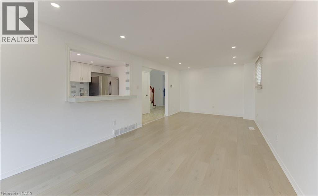 51 CAMROSE Court, Kitchener, Ontario, N2M5J4 — Photo 11