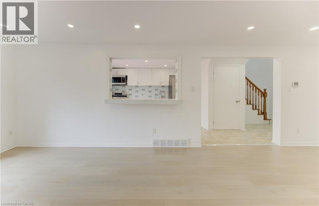 51 CAMROSE Court, Kitchener, Ontario, N2M5J4 — Photo 13