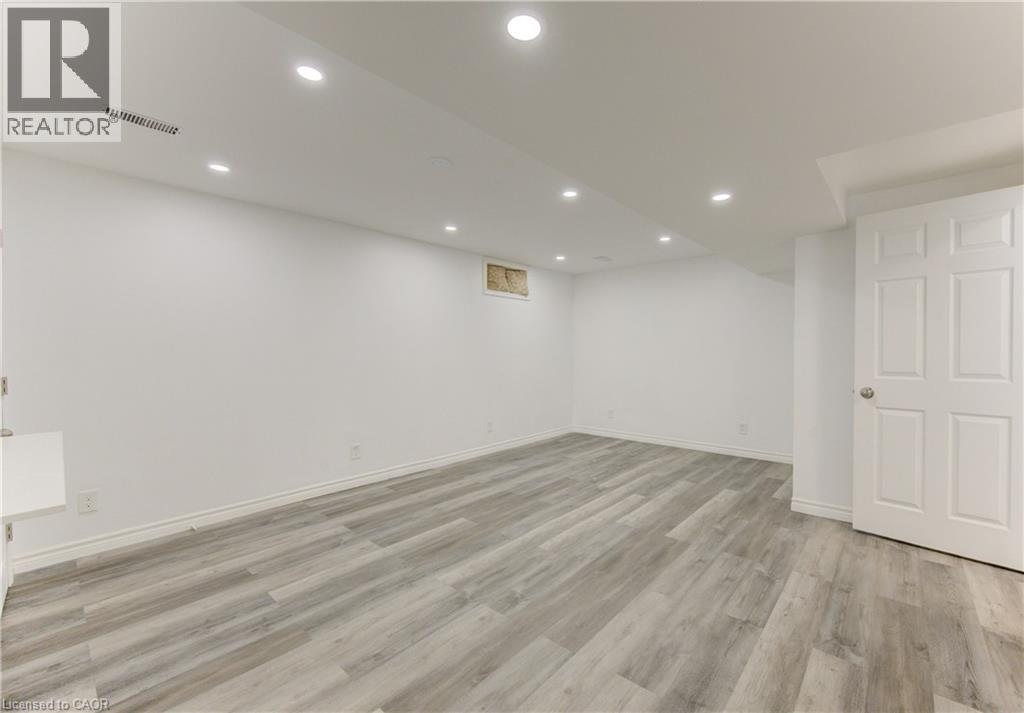 51 CAMROSE Court, Kitchener, Ontario, N2M5J4 — Photo 30