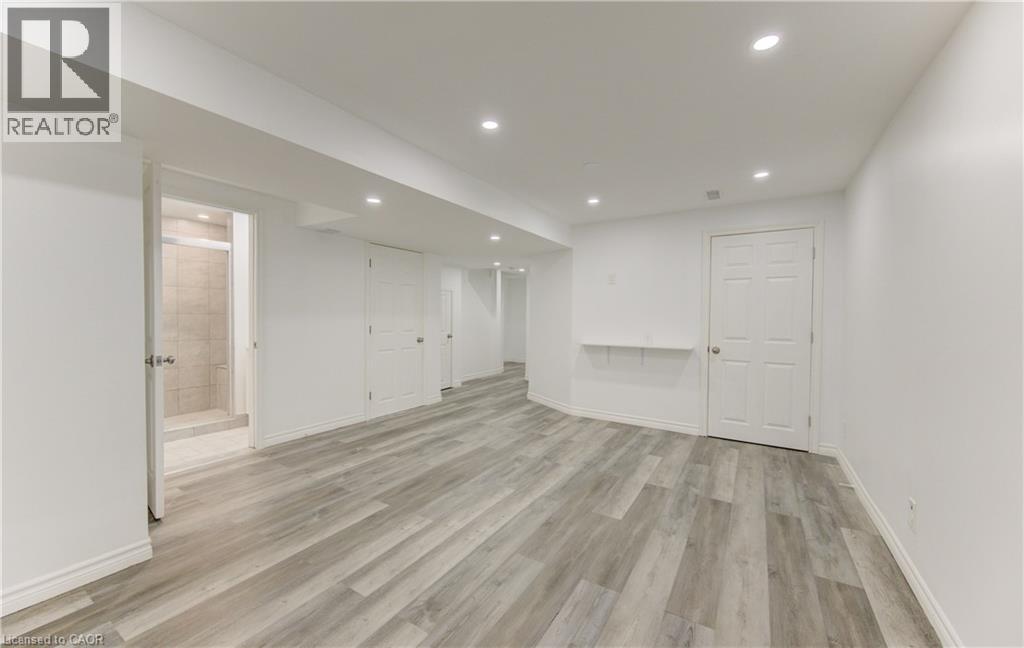 51 CAMROSE Court, Kitchener, Ontario, N2M5J4 — Photo 32