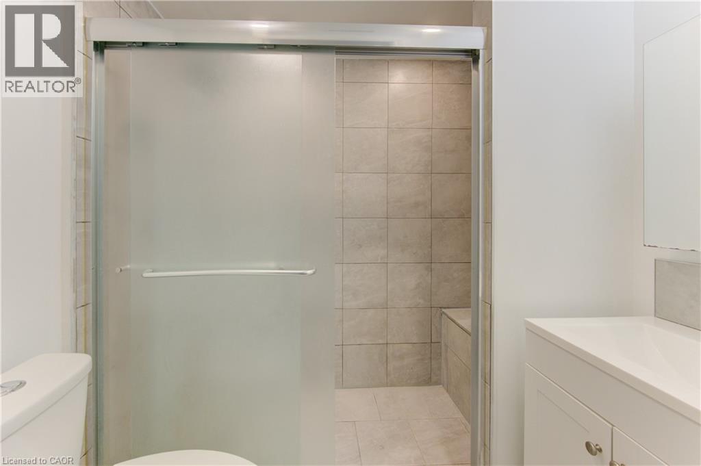 51 CAMROSE Court, Kitchener, Ontario, N2M5J4 — Photo 35