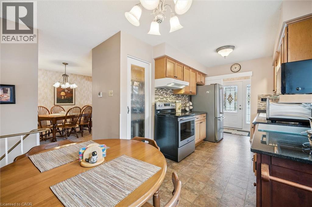 233 LAURENTIAN Drive, Kitchener, Ontario, N2E2G5 — Photo 9