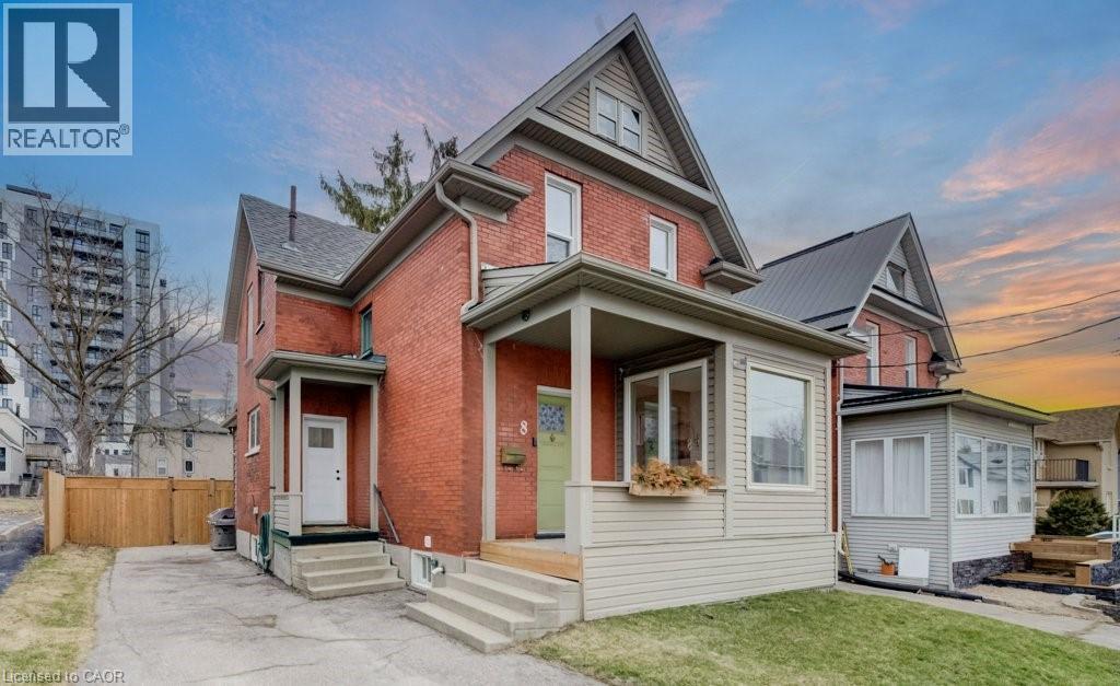 8 SPRING Street E, Waterloo, Ontario, N2J2L8 — Photo 2