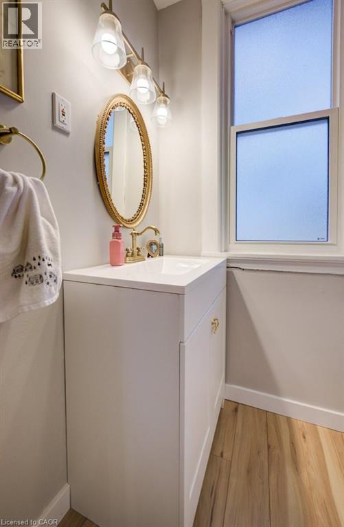 8 SPRING Street E, Waterloo, Ontario, N2J2L8 — Photo 22