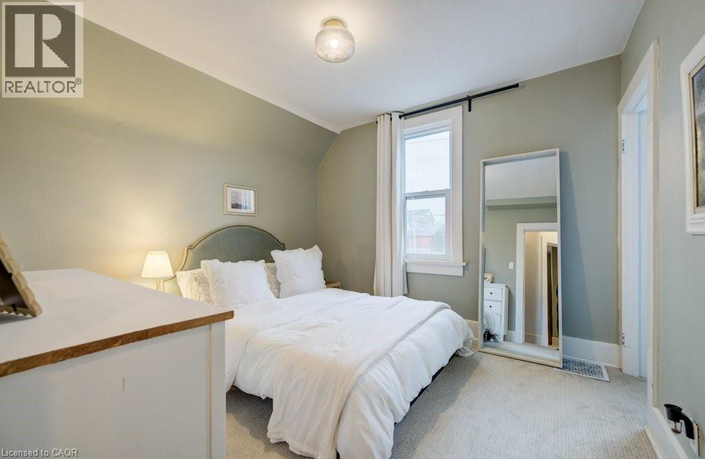 8 SPRING Street E, Waterloo, Ontario, N2J2L8 — Photo 24