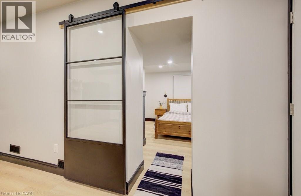 8 SPRING Street E, Waterloo, Ontario, N2J2L8 — Photo 42