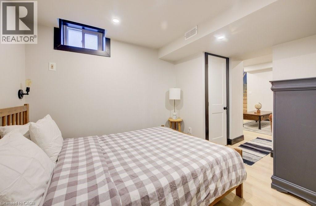 8 SPRING Street E, Waterloo, Ontario, N2J2L8 — Photo 44