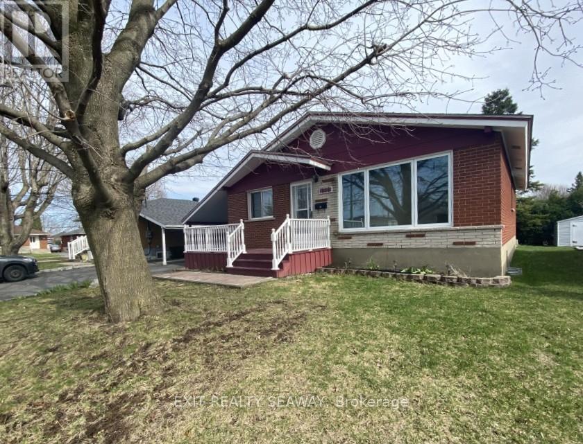 1311 WALTON STREET, Cornwall, Ontario, K6H1V5 — Photo 2