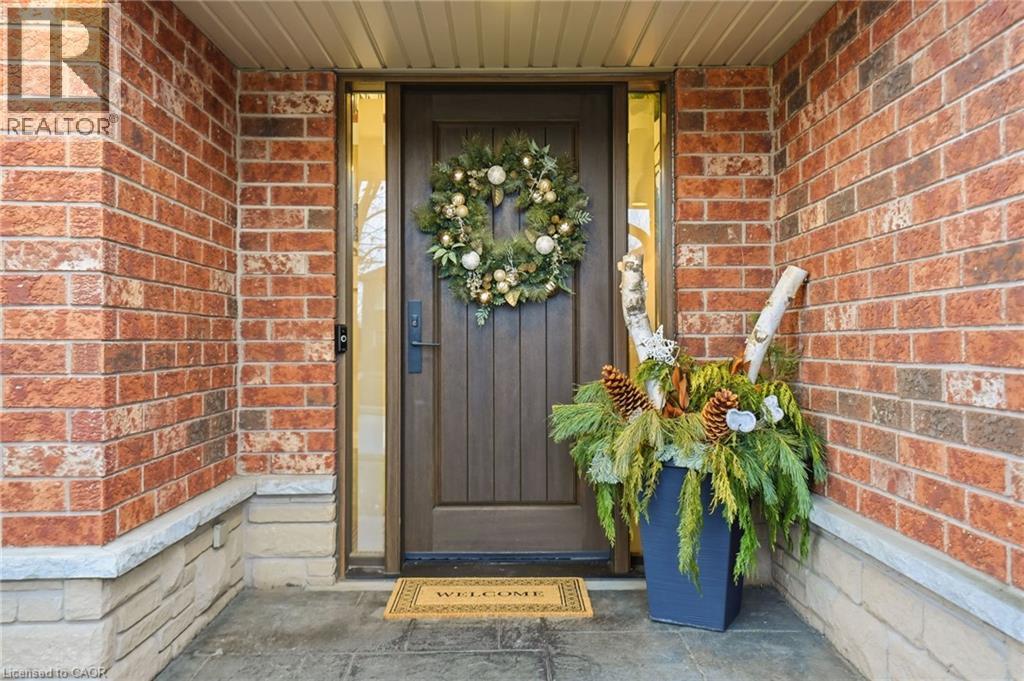 17 KRIEGHOFF Drive, Hamilton, Ontario, L9B2L4 — Photo 3