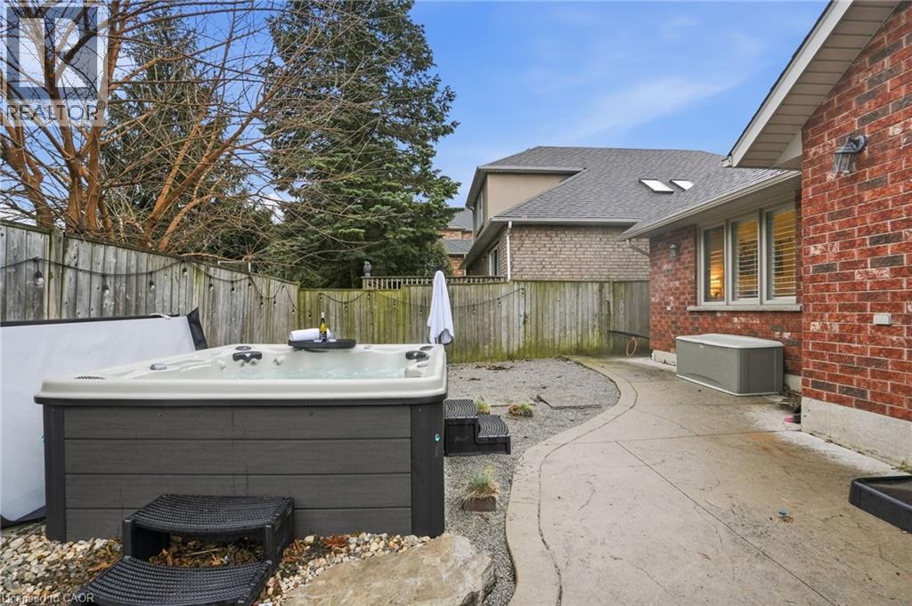 17 KRIEGHOFF Drive, Hamilton, Ontario, L9B2L4 — Photo 46