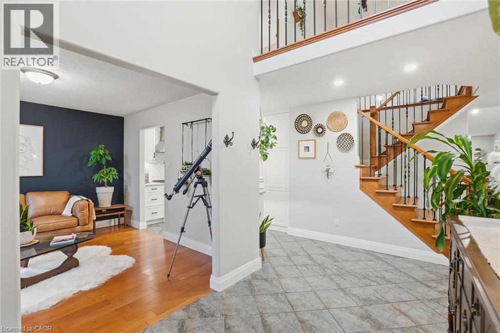 17 KRIEGHOFF Drive, Hamilton, Ontario, L9B2L4 — Photo 6