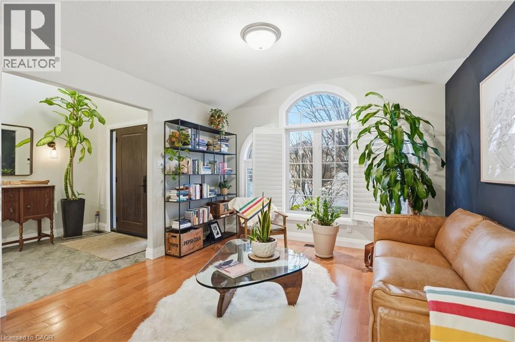 17 KRIEGHOFF Drive, Hamilton, Ontario, L9B2L4 — Photo 9