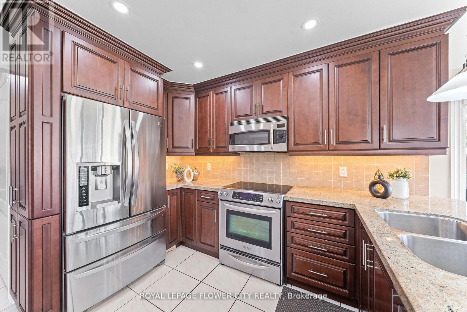 60 NEWGREEN CRESCENT, Brampton (Westgate), Ontario, L6S4Y5 — Photo 13