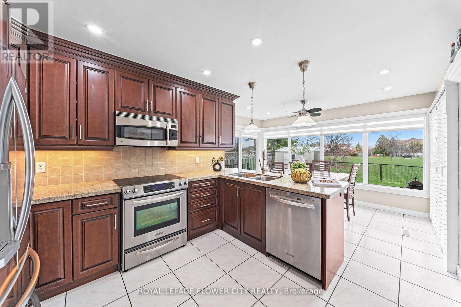 60 NEWGREEN CRESCENT, Brampton (Westgate), Ontario, L6S4Y5 — Photo 14