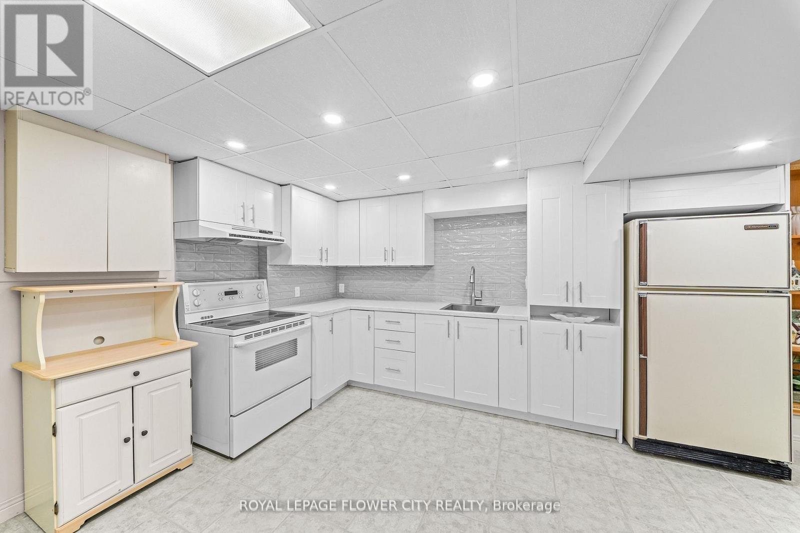 60 NEWGREEN CRESCENT, Brampton (Westgate), Ontario, L6S4Y5 — Photo 35