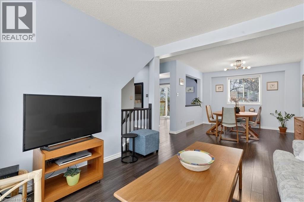 636 GRANGE Crescent, Waterloo, Ontario, N2T2L9 — Photo 10