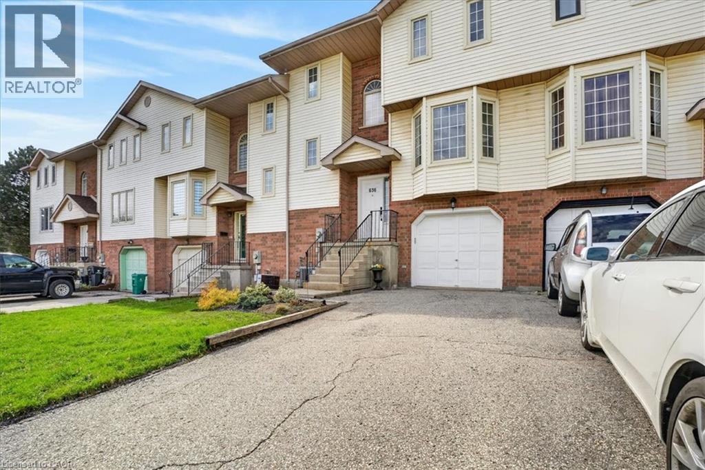 636 GRANGE Crescent, Waterloo, Ontario, N2T2L9 — Photo 3