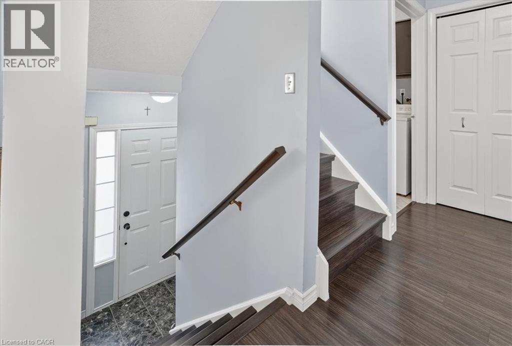 636 GRANGE Crescent, Waterloo, Ontario, N2T2L9 — Photo 6