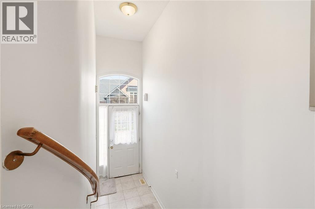 4400 MILLCROFT PARK Drive Unit# 40, Burlington, Ontario, L7M5B5 — Photo 4