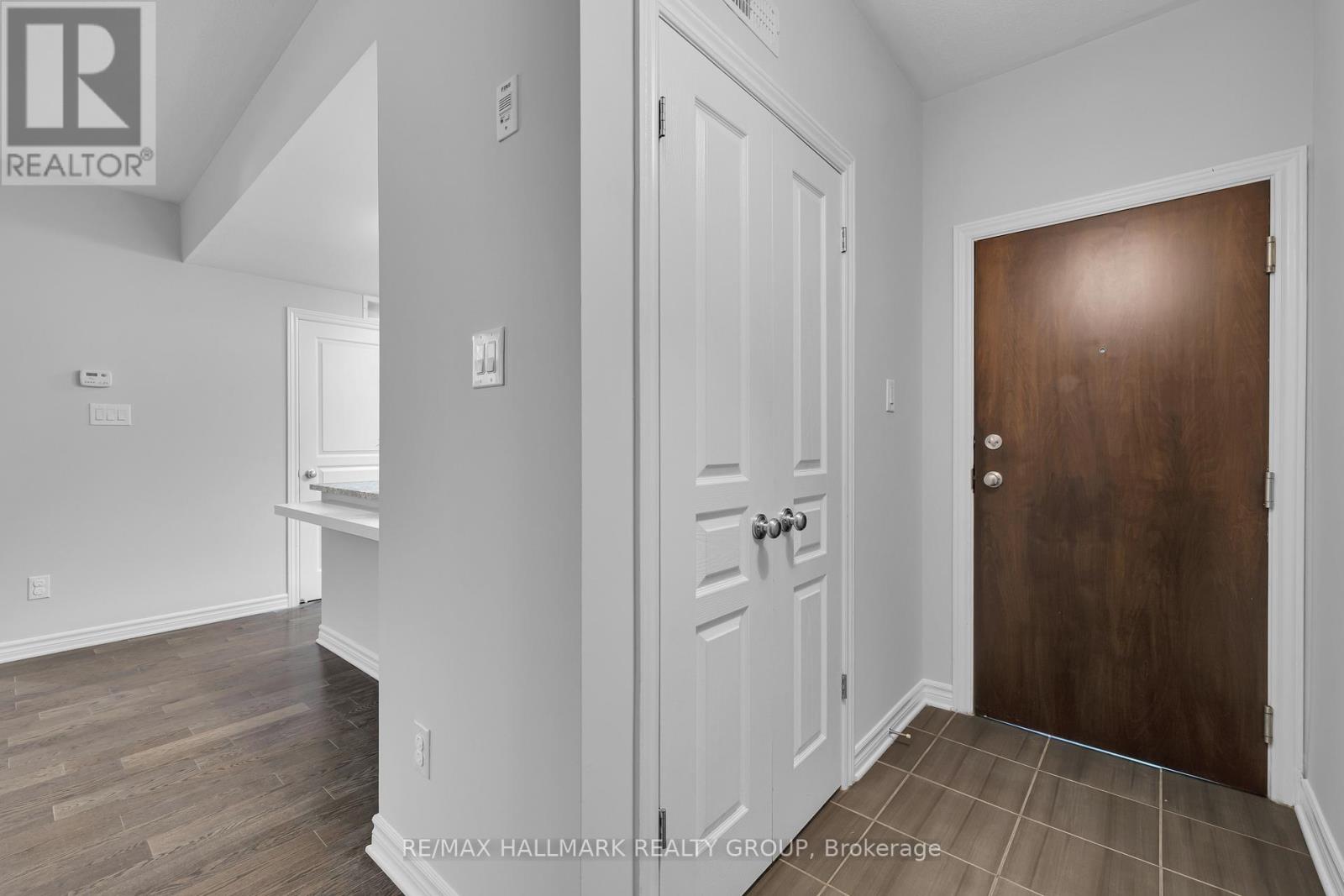 B - 1067 BERYL PRIVATE, Ottawa, Ontario, K1V2M4 — Photo 5