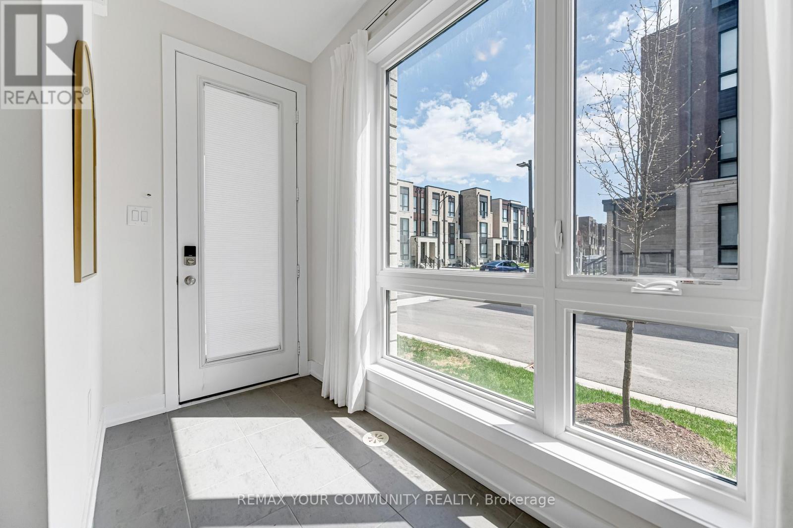 92 STAUFFER CRESCENT, Markham (Cornell), Ontario, L6B1R1 — Photo 2