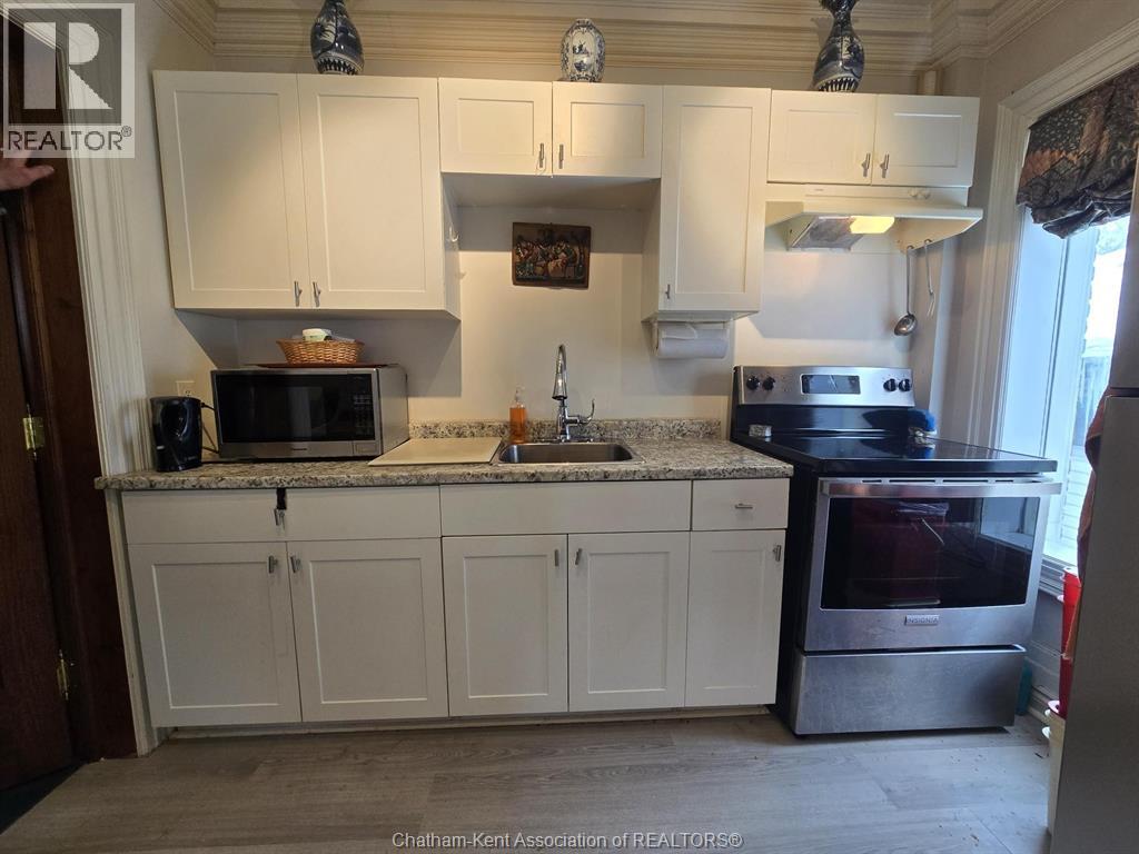 257 ST. CLAIR STREET, Chatham, Ontario, N7L3J8 — Photo 2