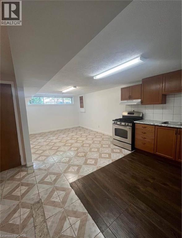 357 GAGE Court Unit# Lower, Burlington, Ontario, L7T4E1 — Photo 11