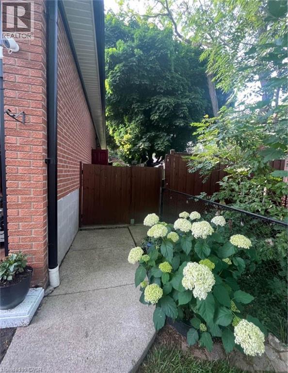 357 GAGE Court Unit# Lower, Burlington, Ontario, L7T4E1 — Photo 19