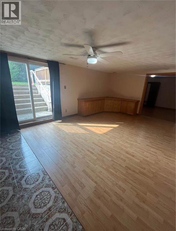 357 GAGE Court Unit# Lower, Burlington, Ontario, L7T4E1 — Photo 3