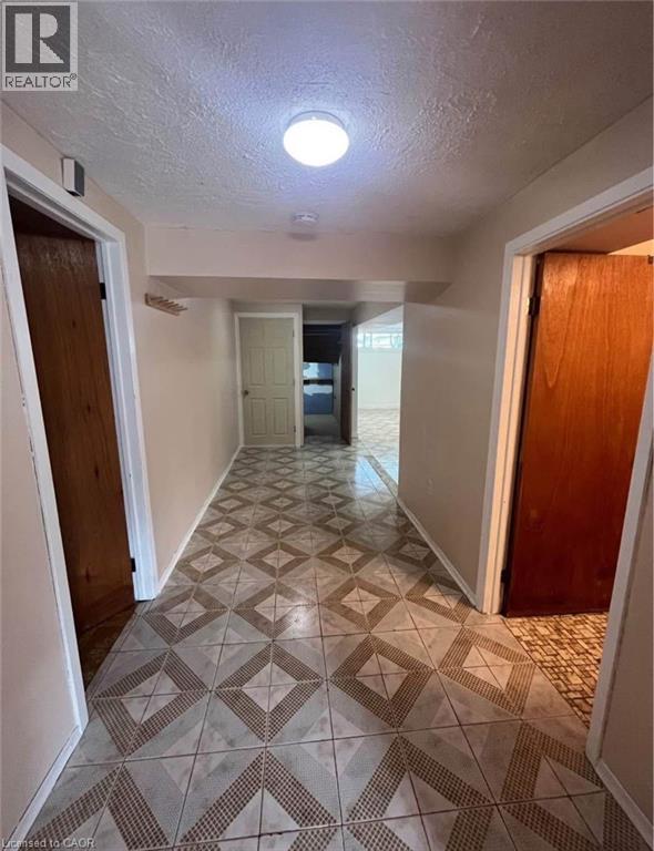 357 GAGE Court Unit# Lower, Burlington, Ontario, L7T4E1 — Photo 8
