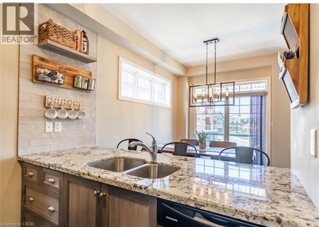 10 EGLESTON Lane, Ancaster, Ontario, L9G0G7 — Photo 3