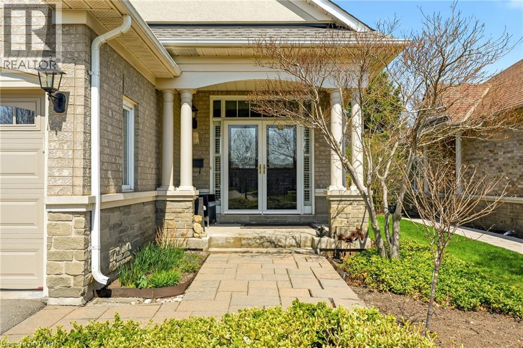 4172 STONEBRIDGE Crescent, Burlington, Ontario, L7M4N2 — Photo 3