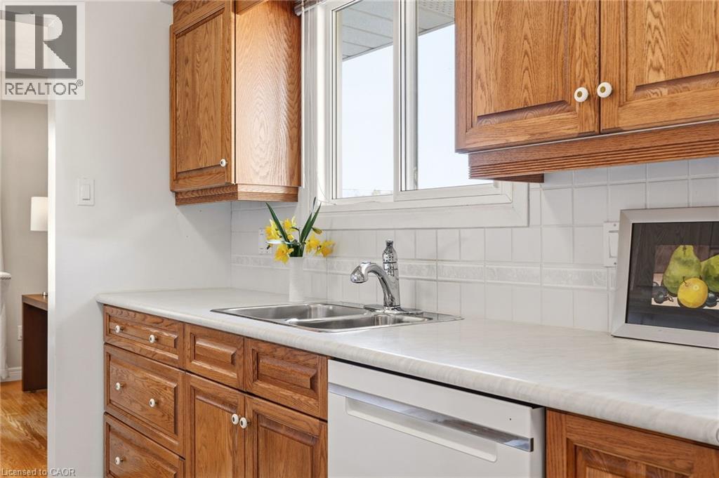 671 WOODVIEW Road, Burlington, Ontario, L7N3A4 — Photo 14