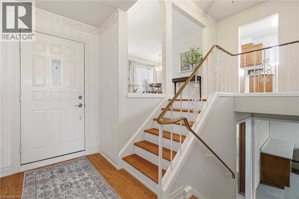 671 WOODVIEW Road, Burlington, Ontario, L7N3A4 — Photo 3