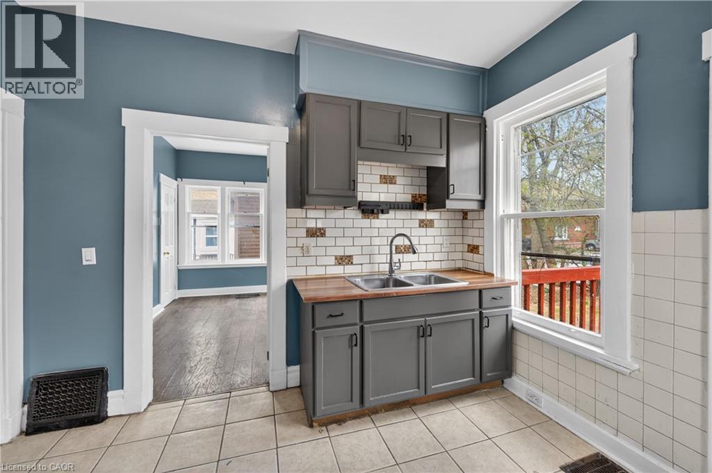 5 FLEET Street, Brantford, Ontario, N3T3S8 — Photo 12