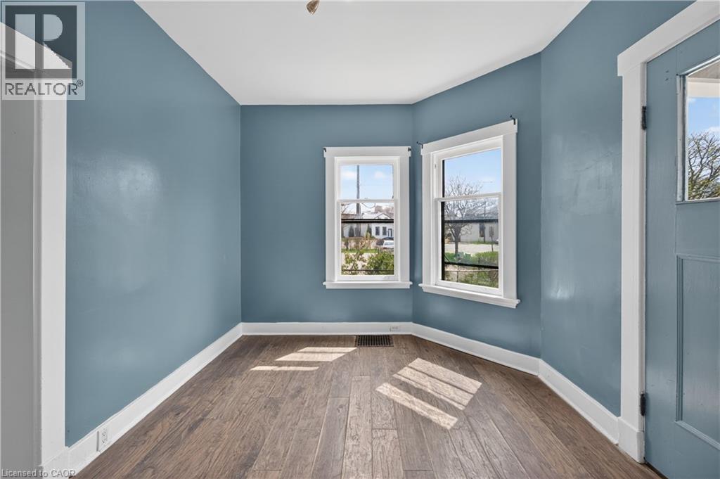 5 FLEET Street, Brantford, Ontario, N3T3S8 — Photo 6