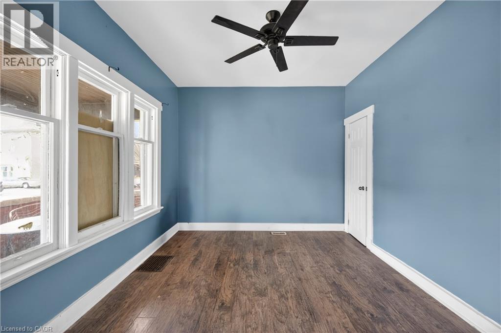 5 FLEET Street, Brantford, Ontario, N3T3S8 — Photo 8