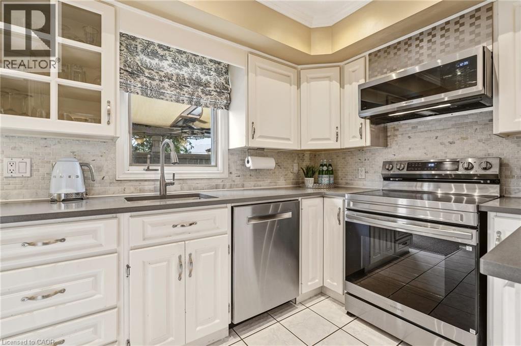 559 REXWAY Court, Burlington, Ontario, L7N3B6 — Photo 18