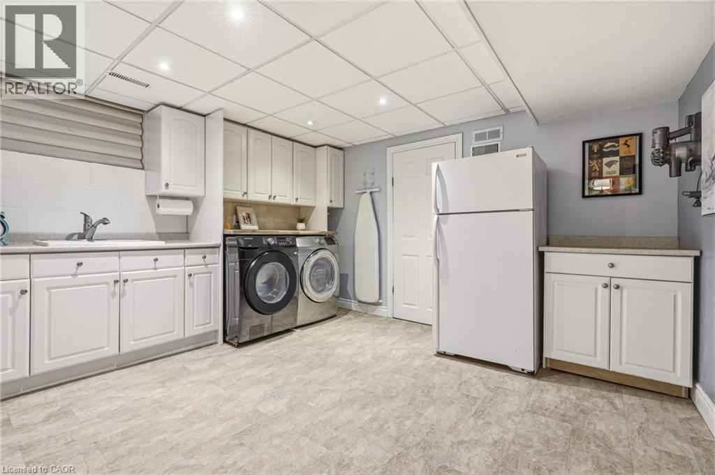 559 REXWAY Court, Burlington, Ontario, L7N3B6 — Photo 33