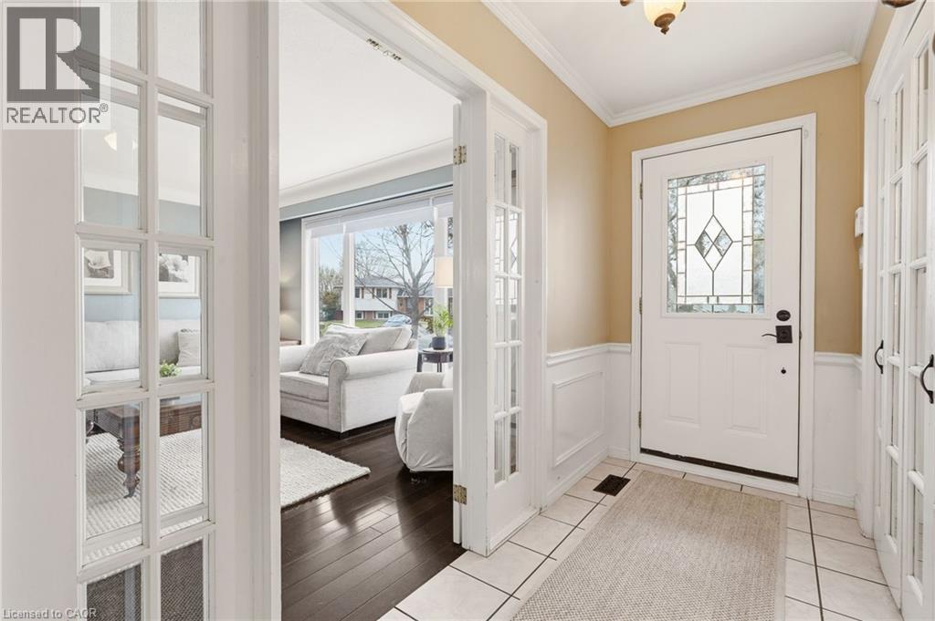 559 REXWAY Court, Burlington, Ontario, L7N3B6 — Photo 4