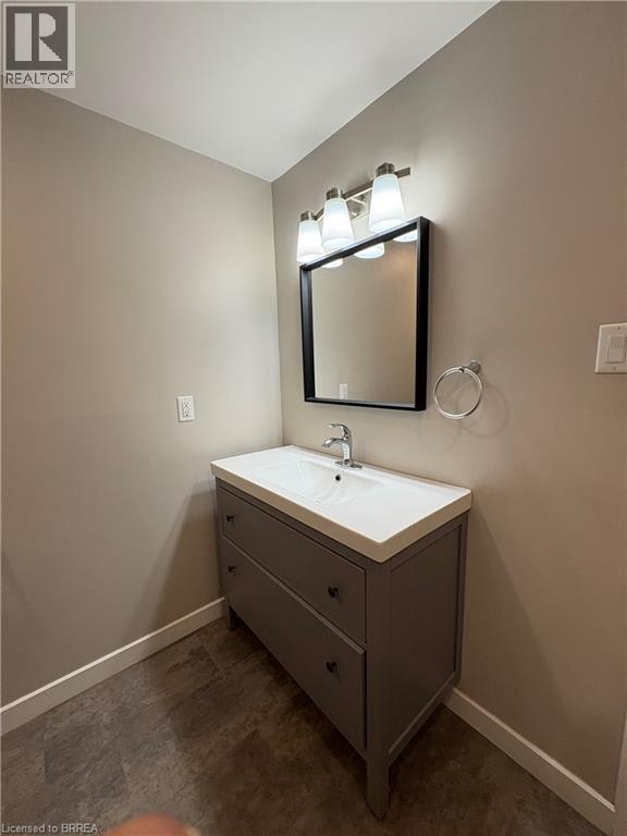 11 NASHUA Drive, Brantford, Ontario, N3P1L1 — Photo 6