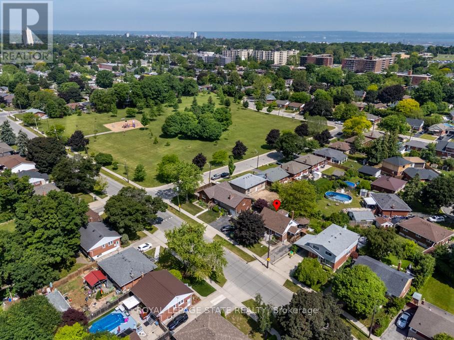 129 BROKER DRIVE, Hamilton (Huntington), Ontario, L8T2B9 — Photo 45