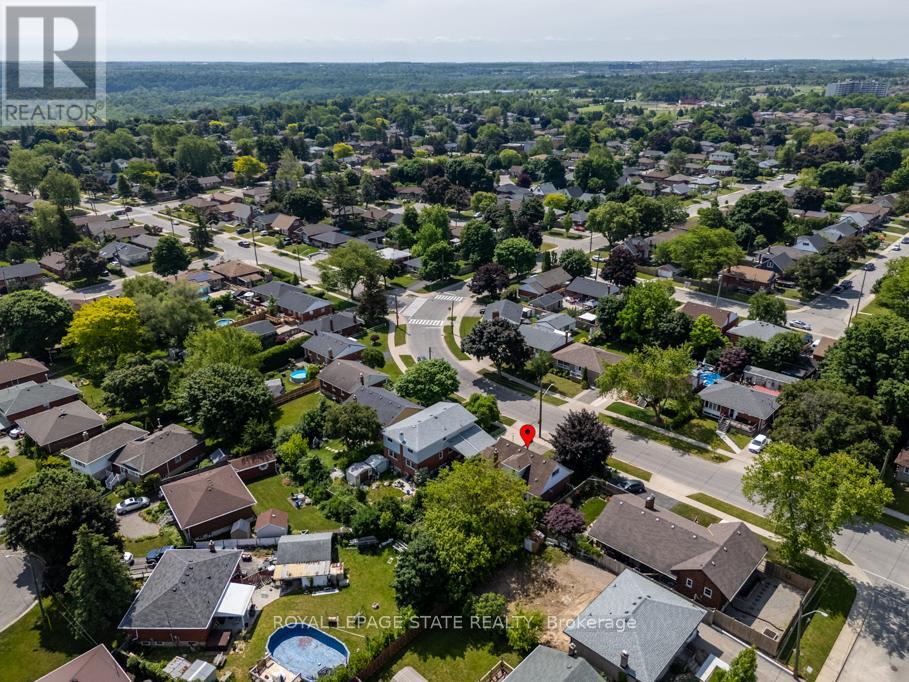 129 BROKER DRIVE, Hamilton (Huntington), Ontario, L8T2B9 — Photo 47