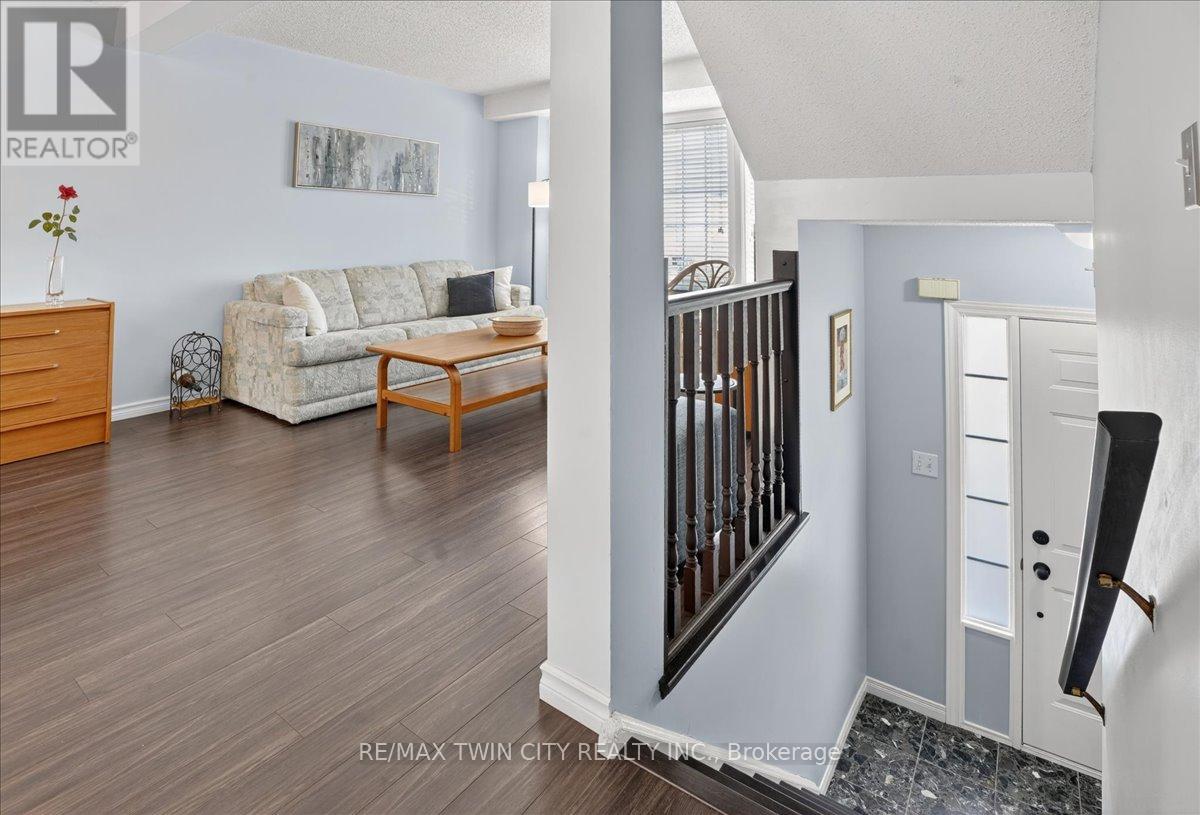 636 GRANGE CRESCENT, Waterloo, Ontario, N2T2L9 — Photo 7