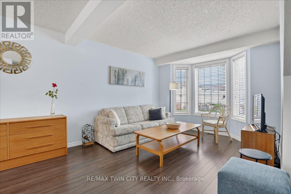 636 GRANGE CRESCENT, Waterloo, Ontario, N2T2L9 — Photo 8