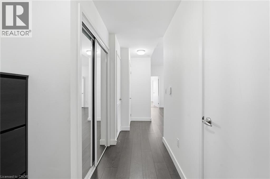 210 SABINA Drive Unit# 413, Oakville, Ontario, L6H0W6 — Photo 5