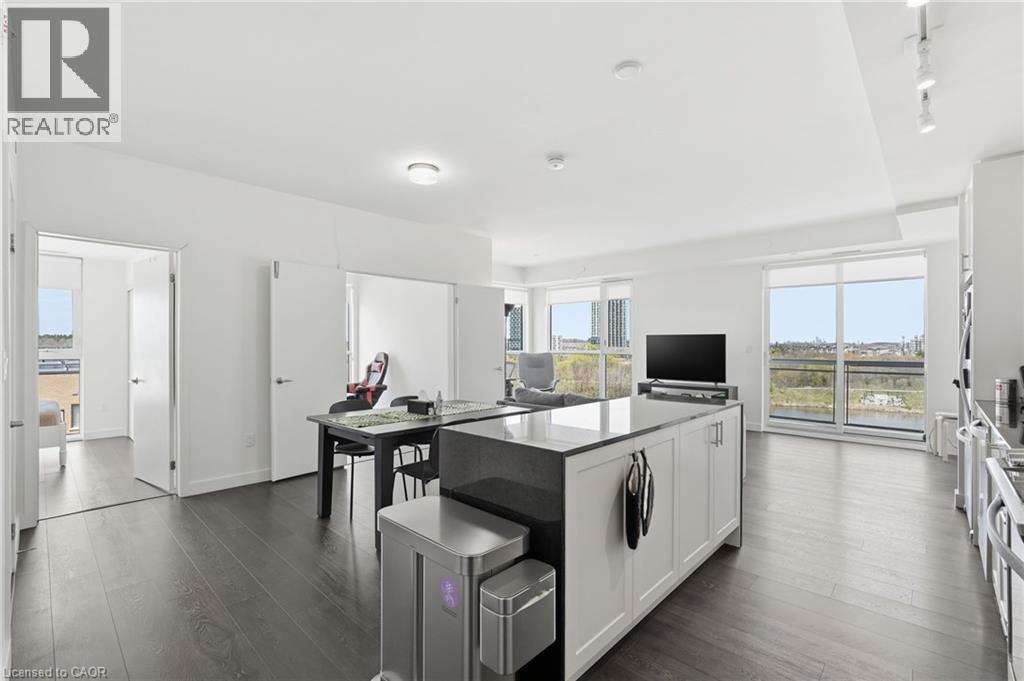 210 SABINA Drive Unit# 413, Oakville, Ontario, L6H0W6 — Photo 6